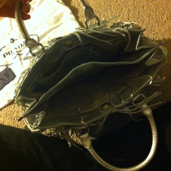 Gorgeous prada purse!!! - Picture 2 of 3