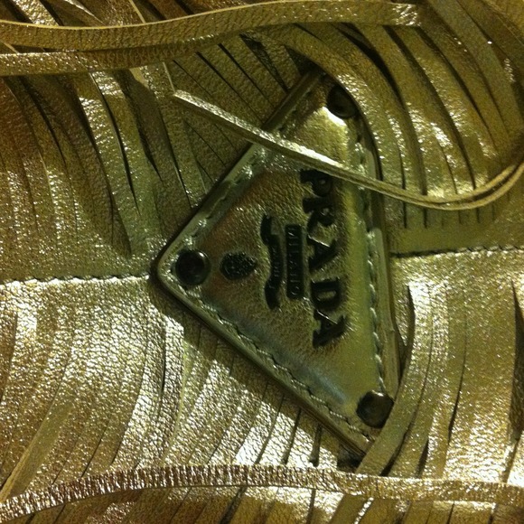 Gorgeous prada purse!!! - Picture 3 of 3