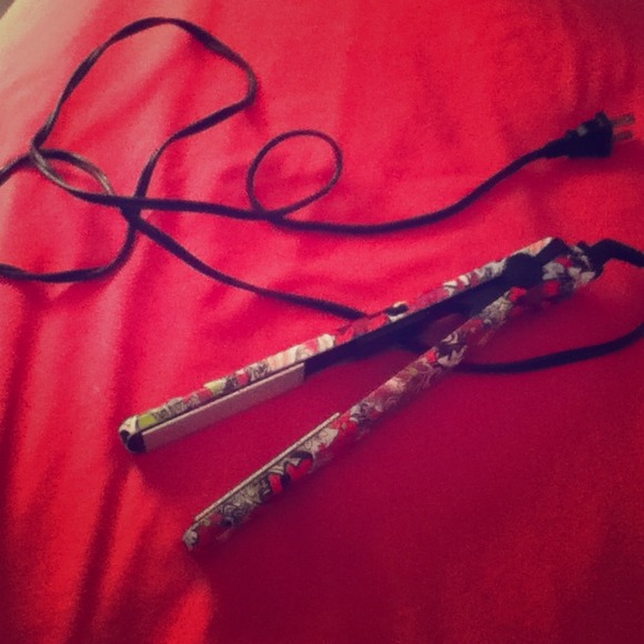 Hair straightener