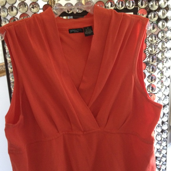 Classy Coral top 💢Sold IN BUNDLE💢