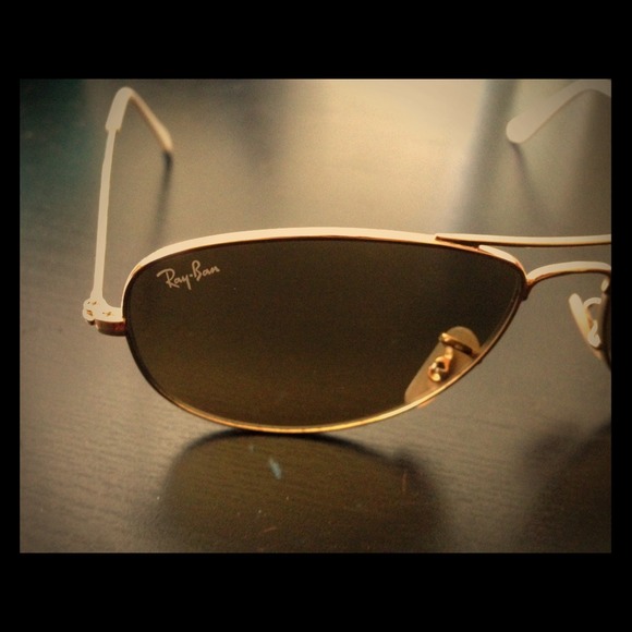 Authentic ray ban sunglasses with case and wipe