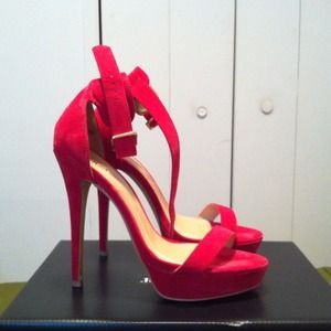 Just Fab Red Pumps 👠