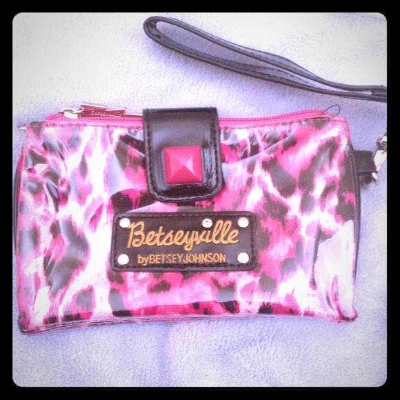 Mini clutch/wristlet