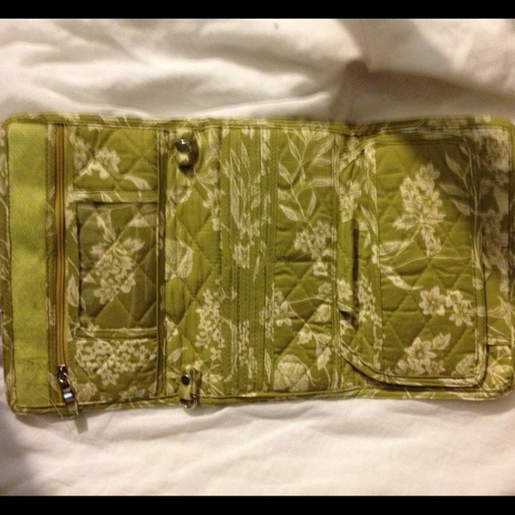 Green Maggie Brown wallet - Picture 3 of 3