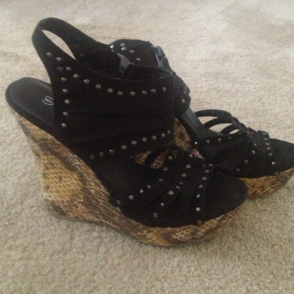 Cute black wedges