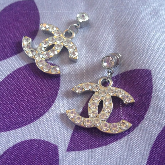 ❌SOLD❌ IN CHANEL BUNDLE - Picture 2 of 3