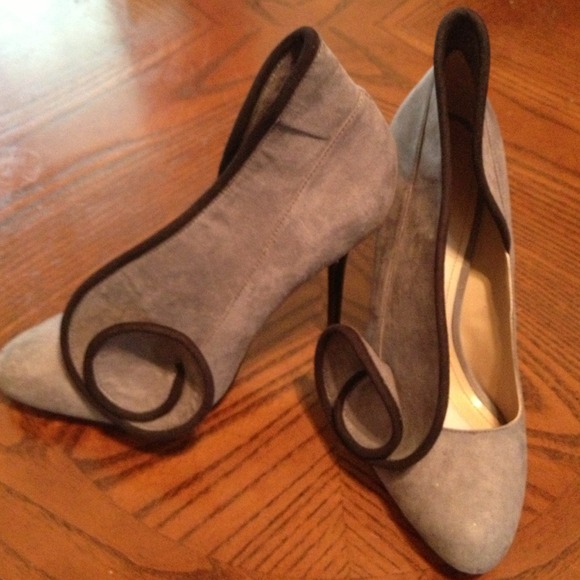 Paris Hilton Heels - Picture 2 of 4