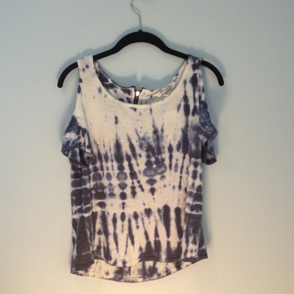 Tye-dye "cold shoulder" top