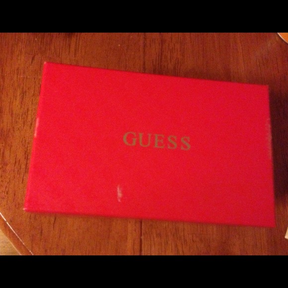 Guess charm watch bracelet - Picture 3 of 3