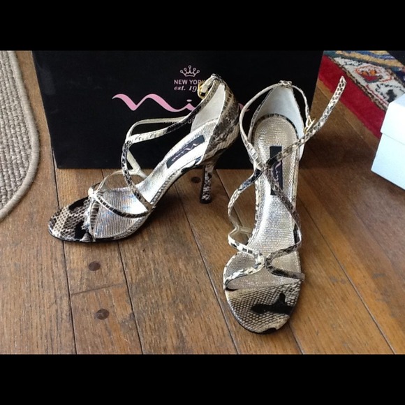 NWT never worn Nina snake print sandals