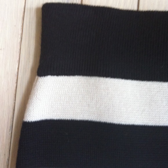 🎉HOST PICK 8/12!🎉 NWT Striped Knit Skirt - Picture 3 of 4