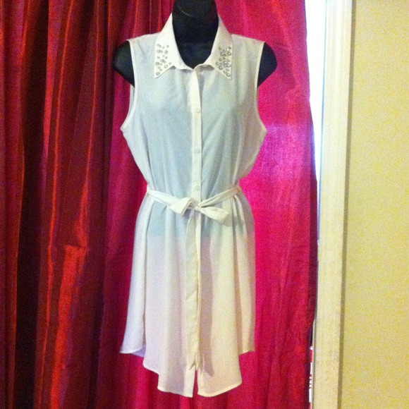 Cream Sleeveless Top & Bow Top