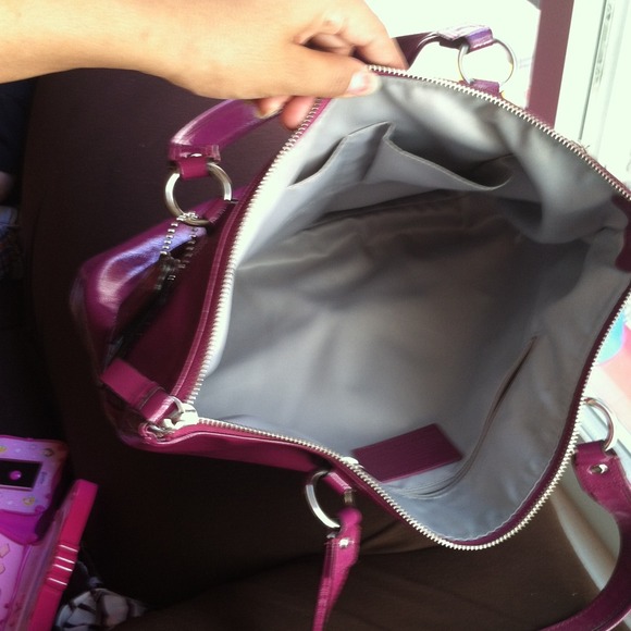 Coach ❌SOLD❌🙅  poppy  tote large size leather - Picture 3 of 3