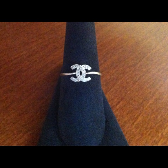 . Jewelry - 14k White Gold Diamond Ring