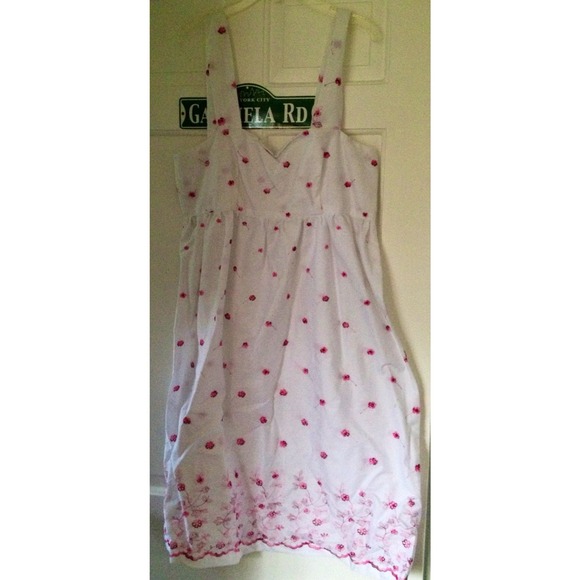 Handmade floral white dress - Picture 1 of 4