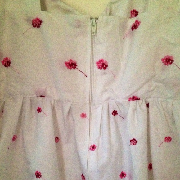 Handmade floral white dress - Picture 2 of 4