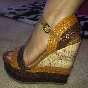 💢💢💥🎈SOLD🎈💥💢💢Wedges