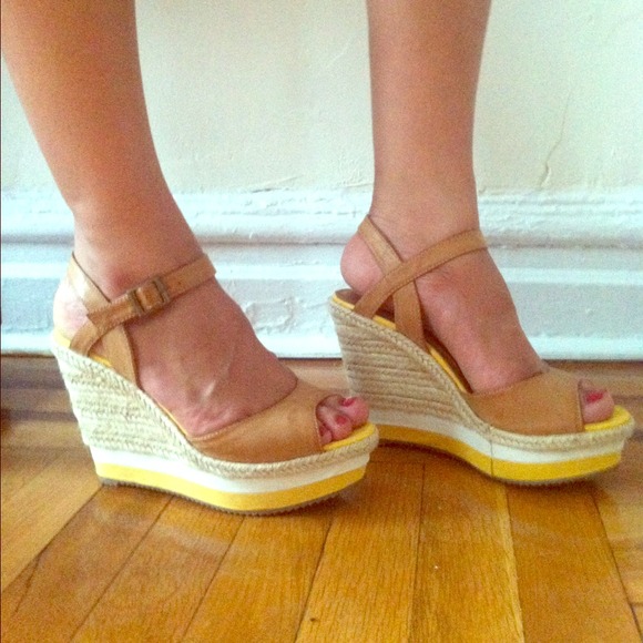 Brown Union Bay wedge