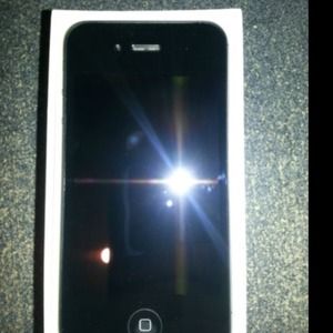 iPhone 4s unlocked!!