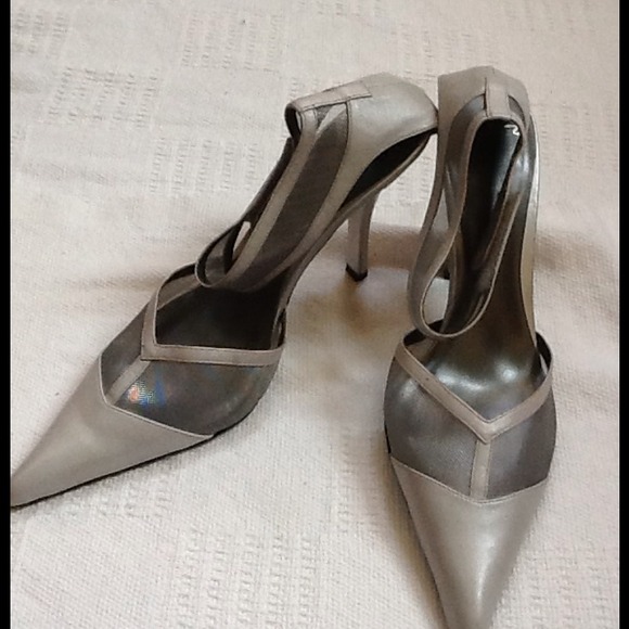 Shoe - Picture 3 of 4