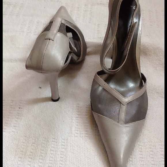 Shoe - Picture 4 of 4