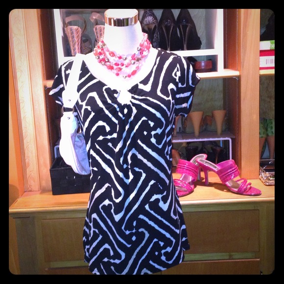 💢SOLD💢for @miss_kate21💢 WHBM Summer Top