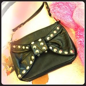✨New✨Betsey Johnson Bow Studded Cross Body Bag 🎀