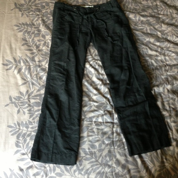 Sits on waist black linen pants