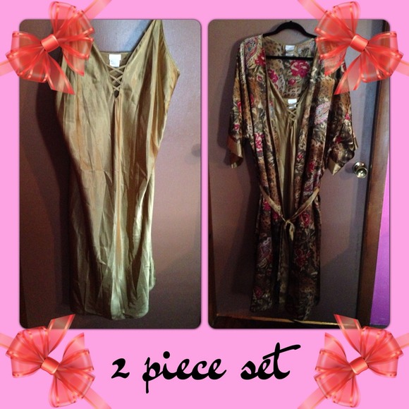 Gold 2 piece plus size 3X nightie & bathrobe set