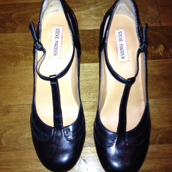 steve madden black t strap kitten heels
