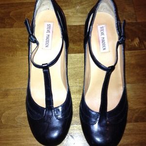steve madden black t strap kitten heels