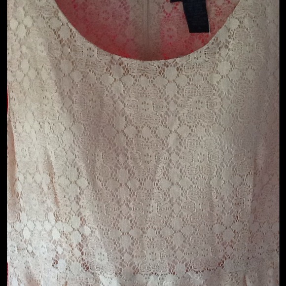 💕PRETTY CREAM COLORED LACE DRESS💕 - Picture 3 of 4