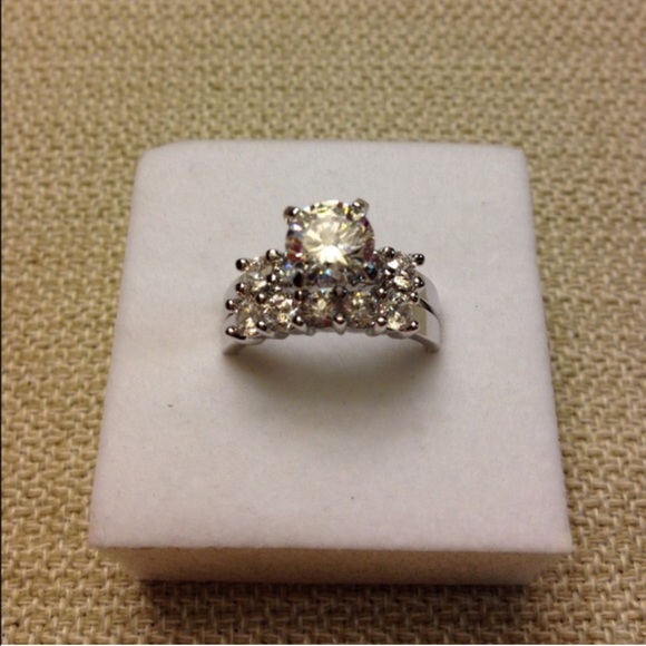 . Jewelry - 3.7ct Classic Wedding Set