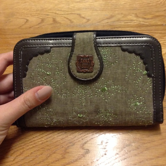 😱FREE GIFTS! 😱NEW ITEMS ADDED! - Picture 4 of 4