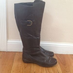 Dark Brown Knee High Boots Sz 7.5. Great sole!