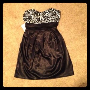 Strapless zebra dress