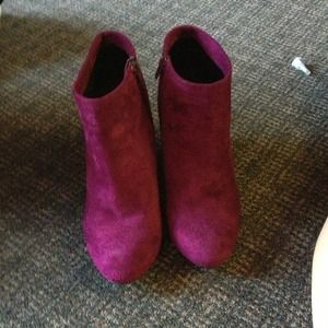 Beautiful burgundy/purplish wedges