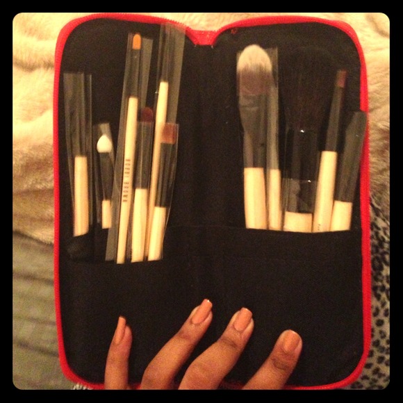 Bobbi brown 12 piece brush set