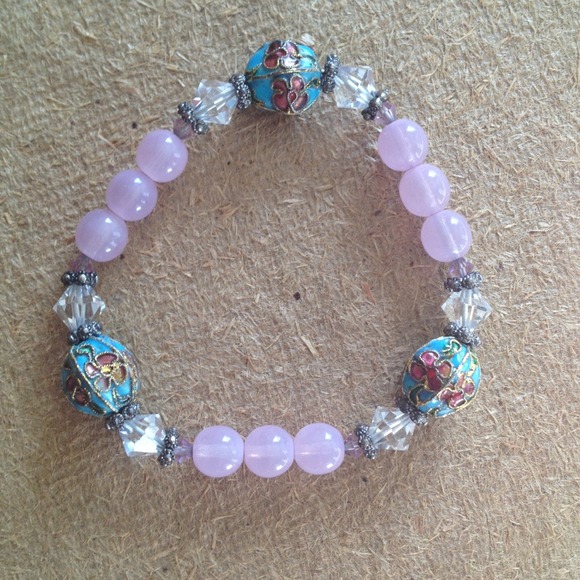 Glass and bead beautiful bracelet! Amazing detail!