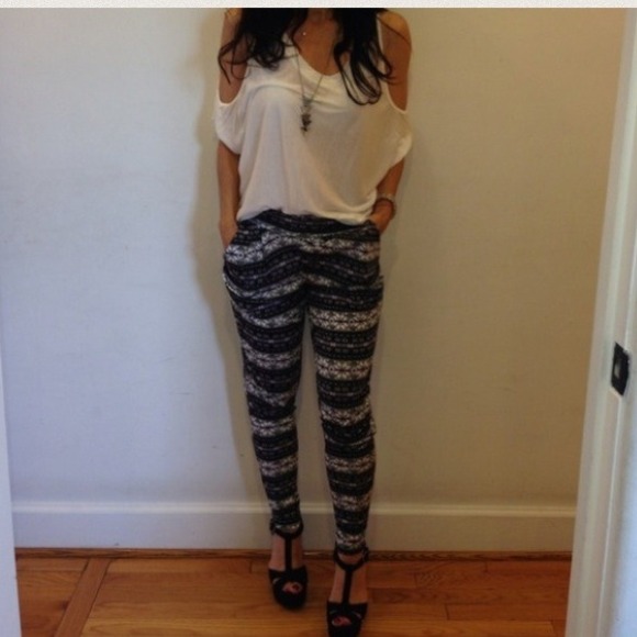 Best selling pants in Newest print RESERVED - Picture 2 of 4