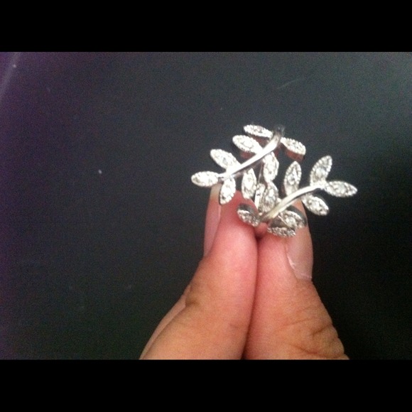Silver leaf ring - Picture 2 of 3