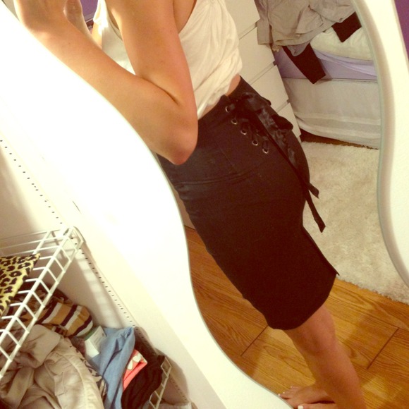 ⛔No longer available⛔Cute high-waist pencil skirt
