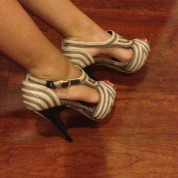 Espadrille type heels - Picture 3 of 3