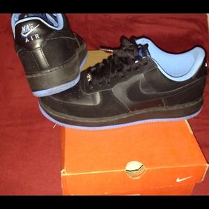 Men's af1 8.5/women's 9.5 or 10