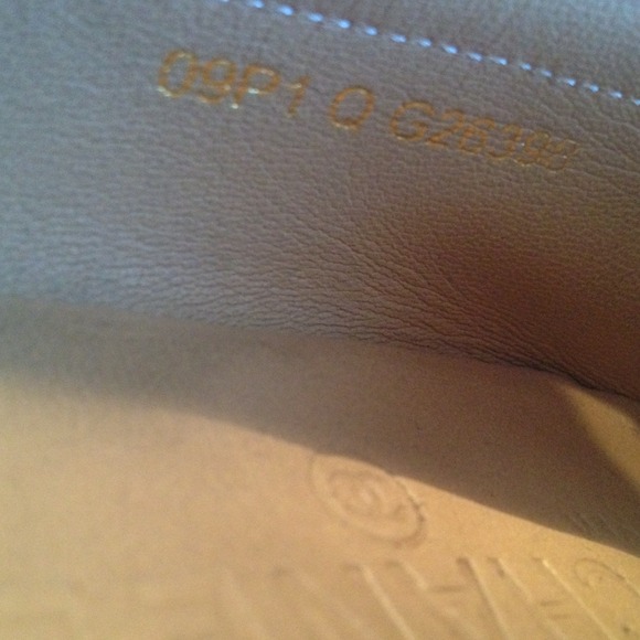 💢SOLD💢 Authentic Chanel Flats. Size 37 1/2 - Picture 2 of 4