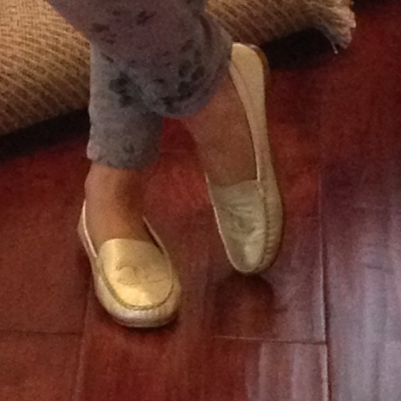 💢SOLD💢 Authentic Chanel Flats. Size 37 1/2 - Picture 4 of 4