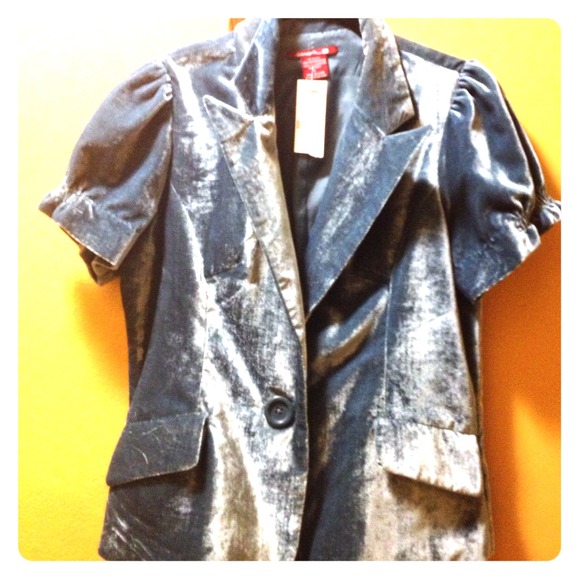 Short sleeve crop jacket