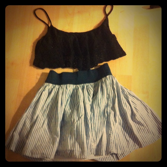 🚫TRADED🚫Blue and white high wasted skirt