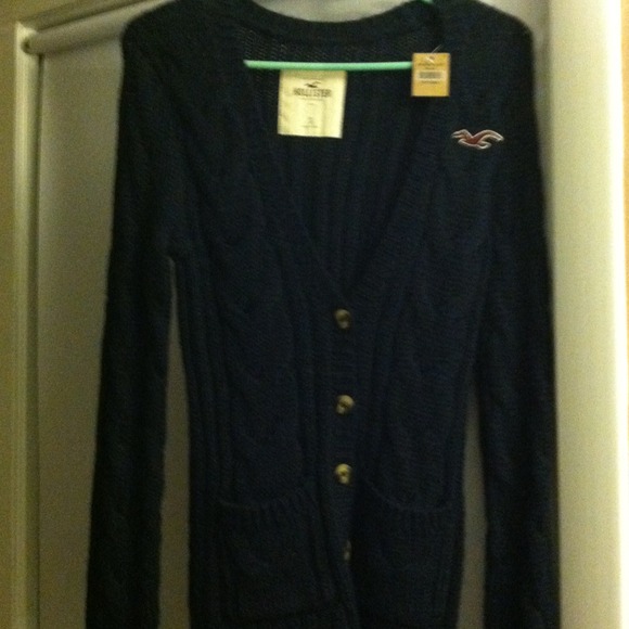 A long sleeve shirt. Sweater material. - Picture 2 of 2