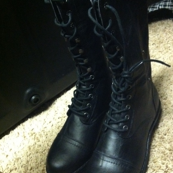 Madden girl boots never worn size 8